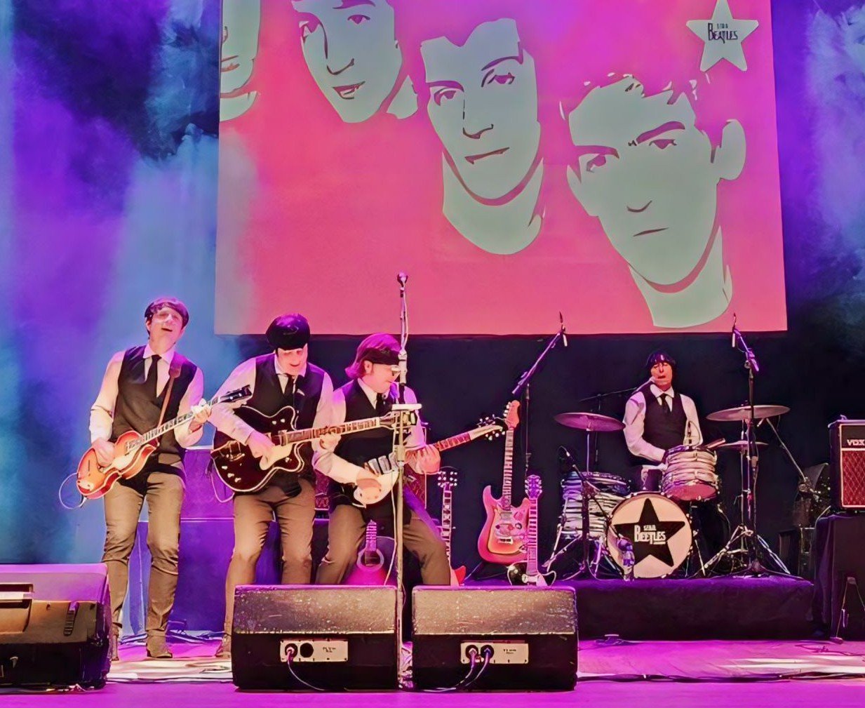 Banda Star Beatles sobe ao palco do Hard Rock Cafe Florianópolis