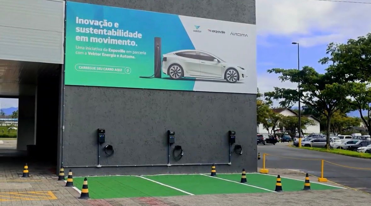 Joinville ganha estações permanentes de recarga para veículos elétricos na Expoville