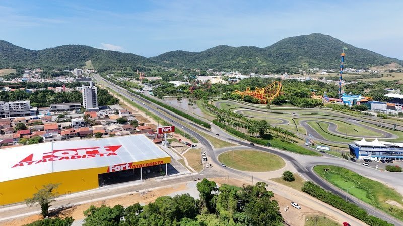 Fort Atacadista inaugura nova loja em Penha (SC) em frente ao Parque Beto Carrero World