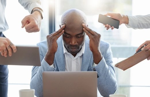 Gestão da saúde mental é obrigação legal das empresas em 2026 com atualização de norma