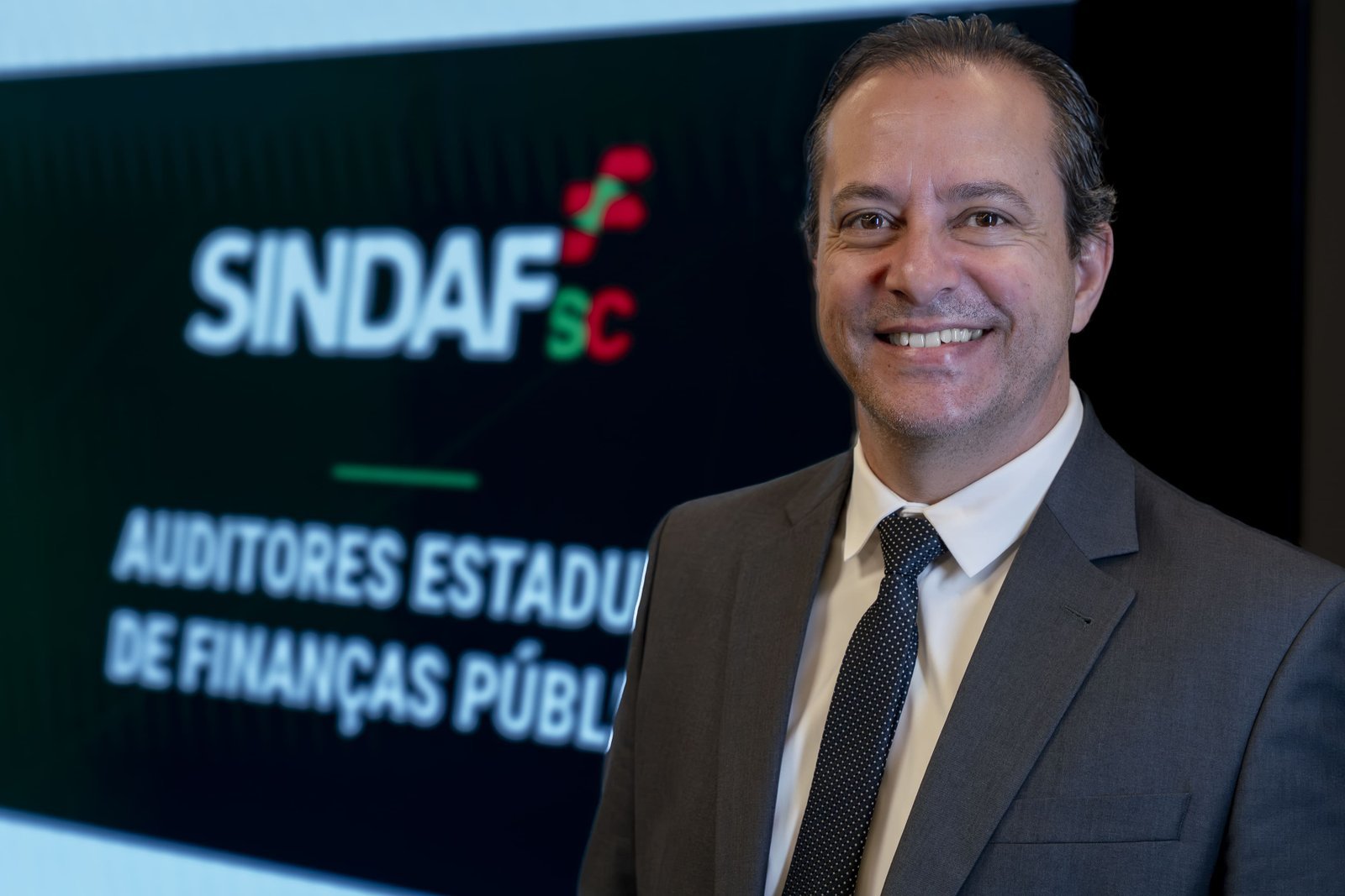 Proximidade de novo concurso público aumenta interesse pela carreira de Auditor Estadual de Finanças Públicas; live no Youtube irá sanar dúvidas